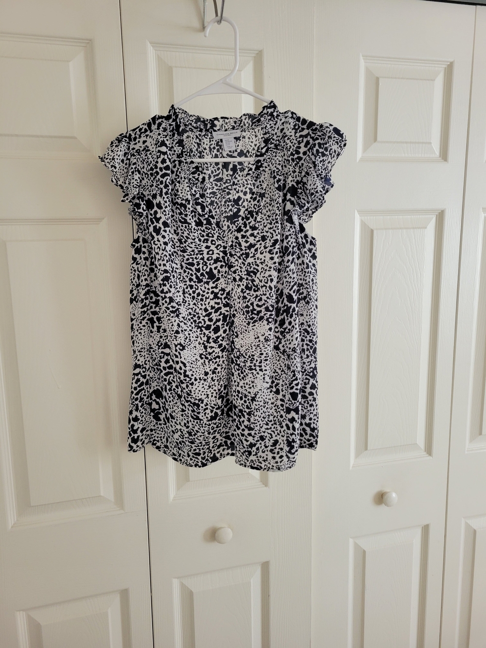 Carolina Belle Navy Blue and White Animal Print Flutter Sleeve Top